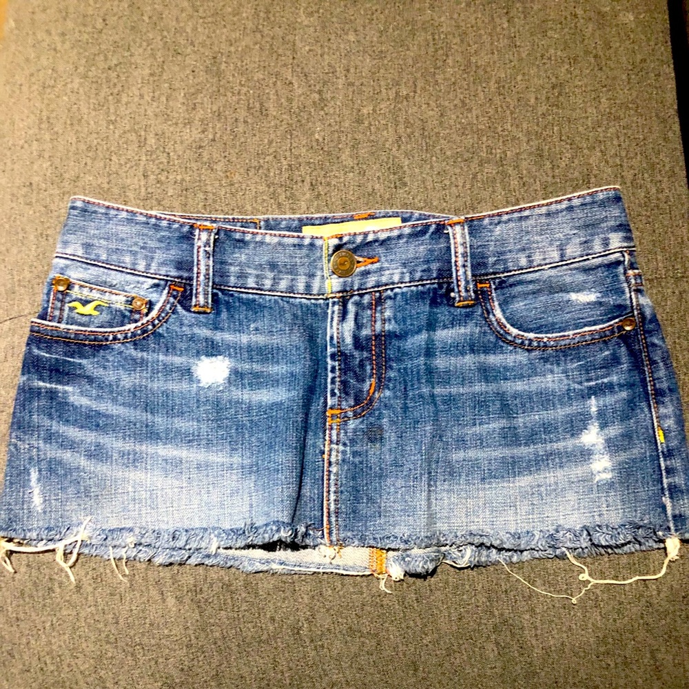 Hollister distressed denim skirt size 5
